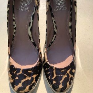 Vince Camuto Leopard Print Punps